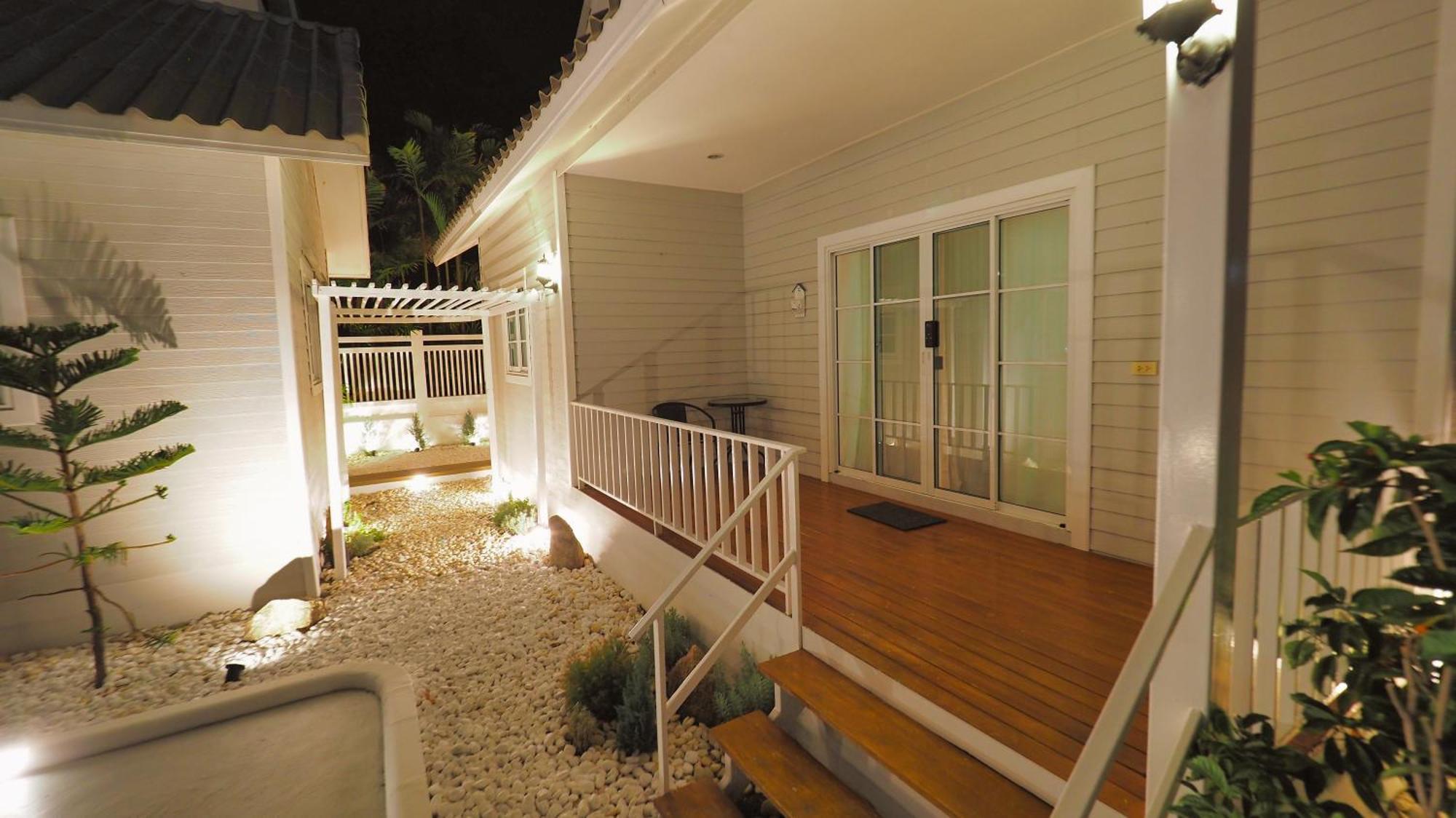 Baan Casita With Private Seaside Cottage Хуахін Екстер'єр фото