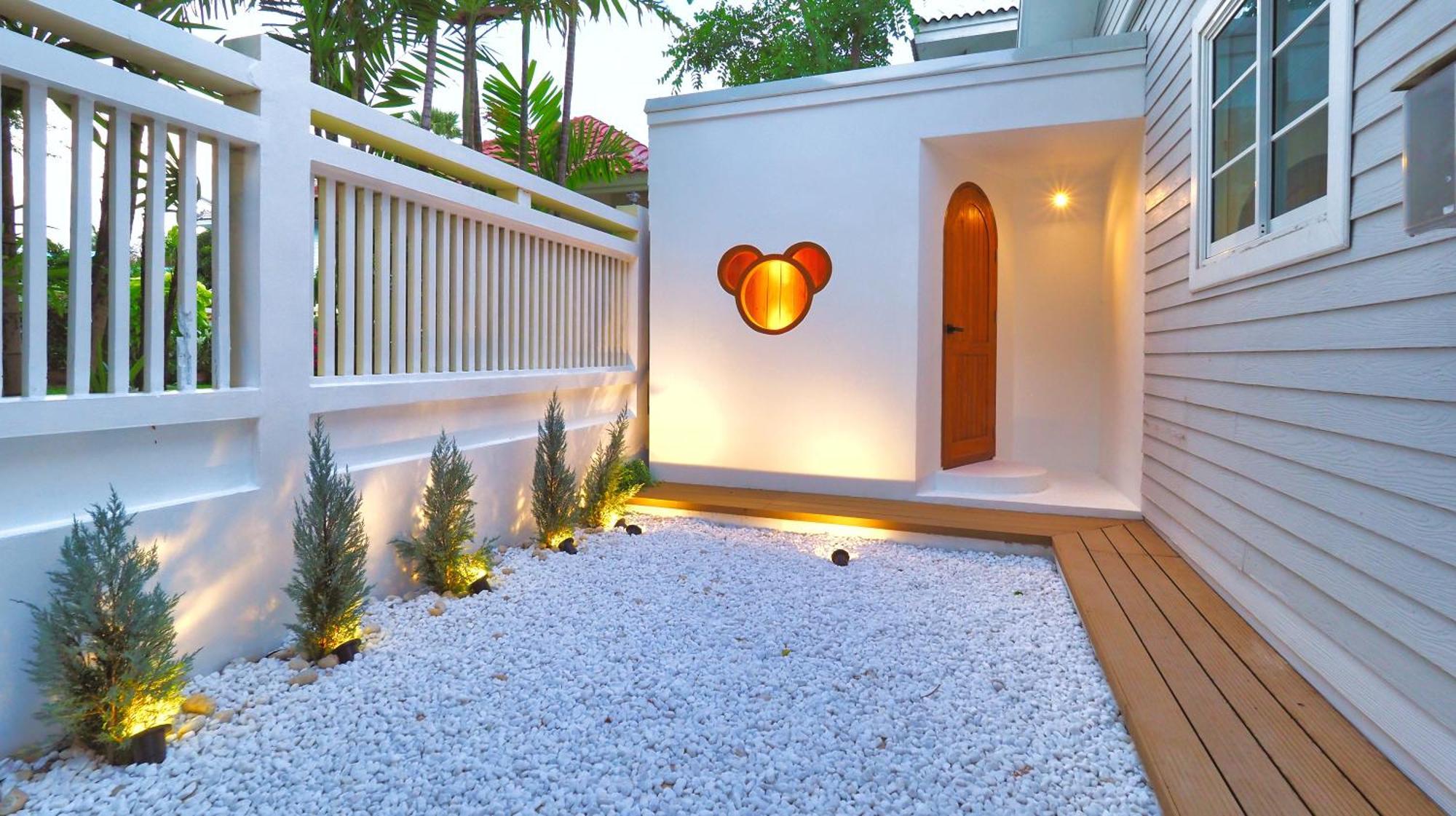 Baan Casita With Private Seaside Cottage Хуахін Екстер'єр фото